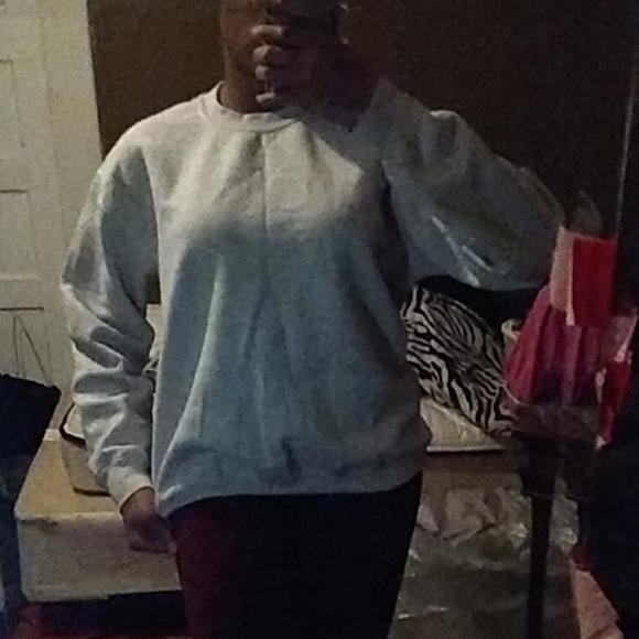 Sweaters - Picture 3 of 4